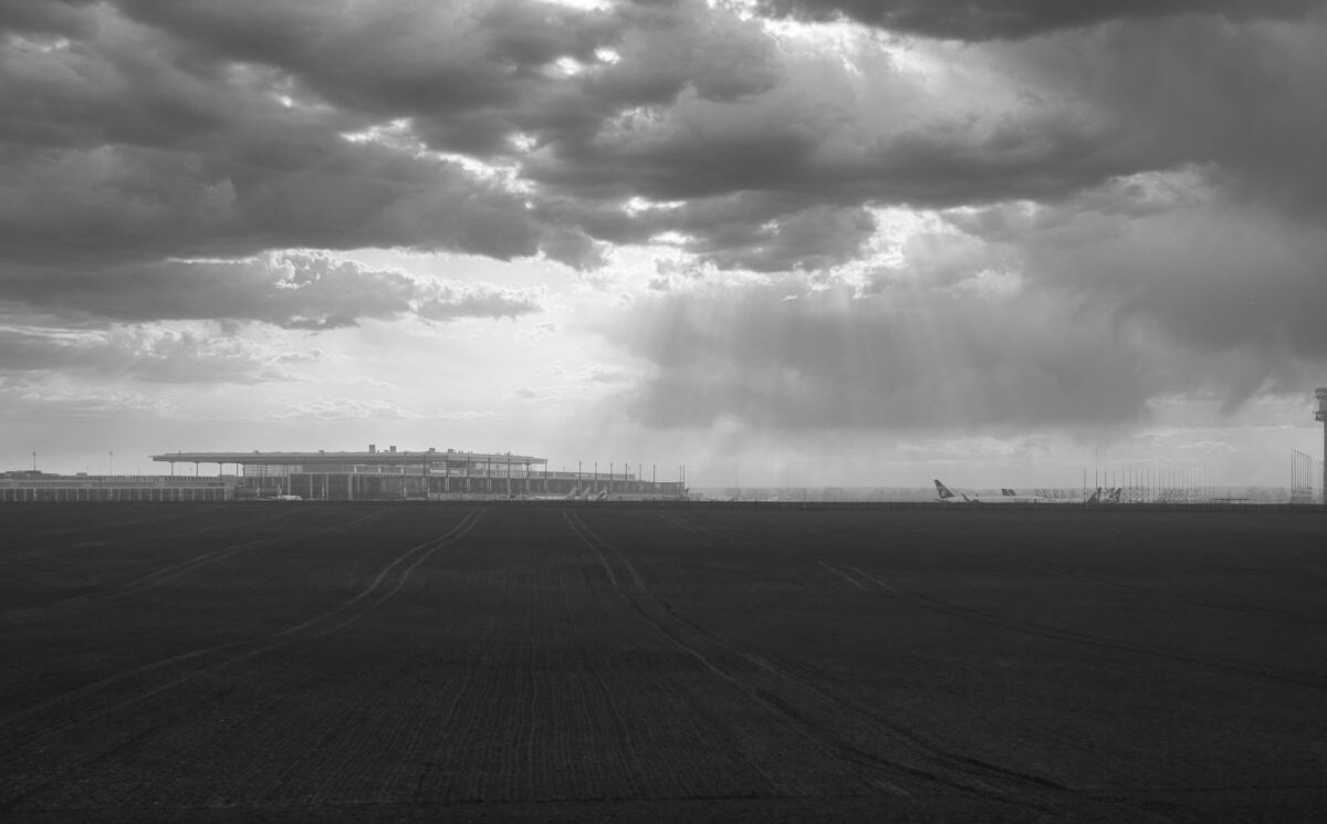 Impressionen vom Flughafen BER, in der Bauzeit und nach der Eröffnung
