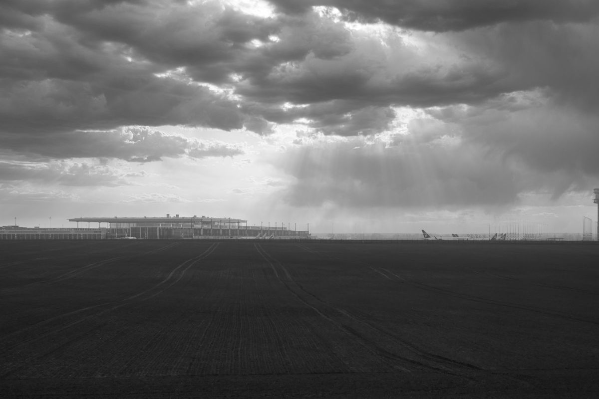 Impressionen vom Flughafen BER, in der Bauzeit und nach der Eröffnung