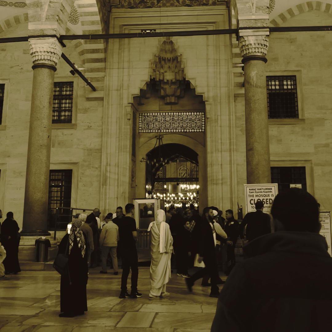 Prayer_Time_Blue_Mosque_Istanbul_1080x1080px