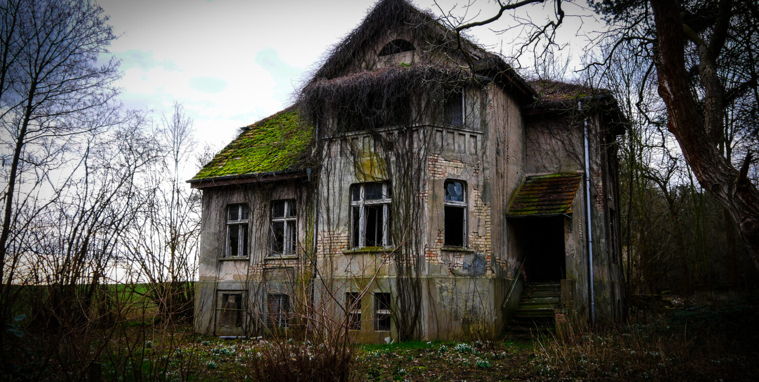 Lost-Places: Das Spukhaus und der Draisinenbahnhof Mittenwalde: Ein Ausflug ins Ungewöhnliche