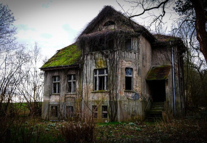 Lost-Places: Das Spukhaus und der Draisinenbahnhof Mittenwalde: Ein Ausflug ins Ungewöhnliche