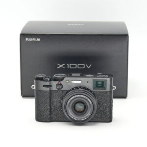 Fujifilm X100V schwarz Ausstellungsstück, ca. 600 Auslösungen #39375**